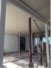 Selbständige F90-Brandschutzdecke und Rigips Die Weiße als Sichtdecke