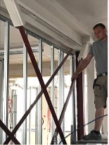 Besonderes Augenmerk erforderte eine konstruktiv notwendige Baudehnungsfuge zwischen den beiden in unterschiedlichen Jahren errichteten Gebäudekomplexen.