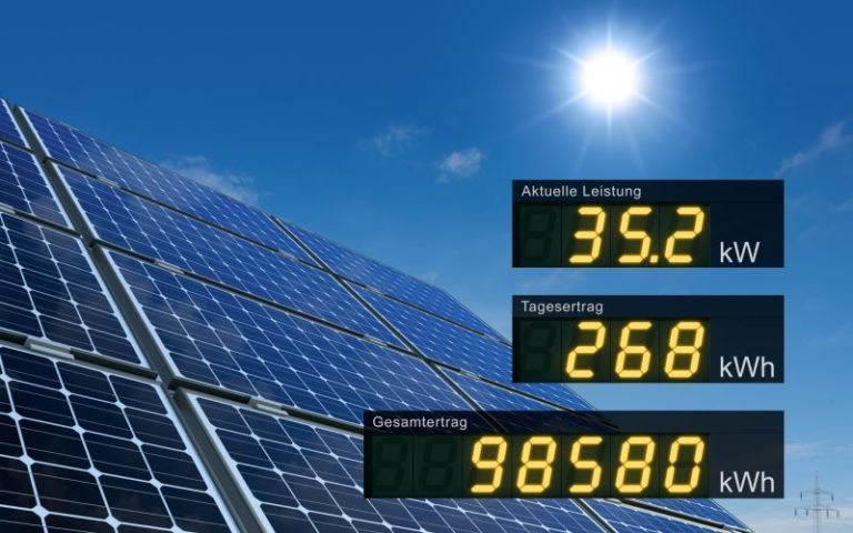 Zu große Mengen an eingespeistem Solarstrom verursachten Unkosten für die Netzbetreiber. - © visdia, Fotolia.de