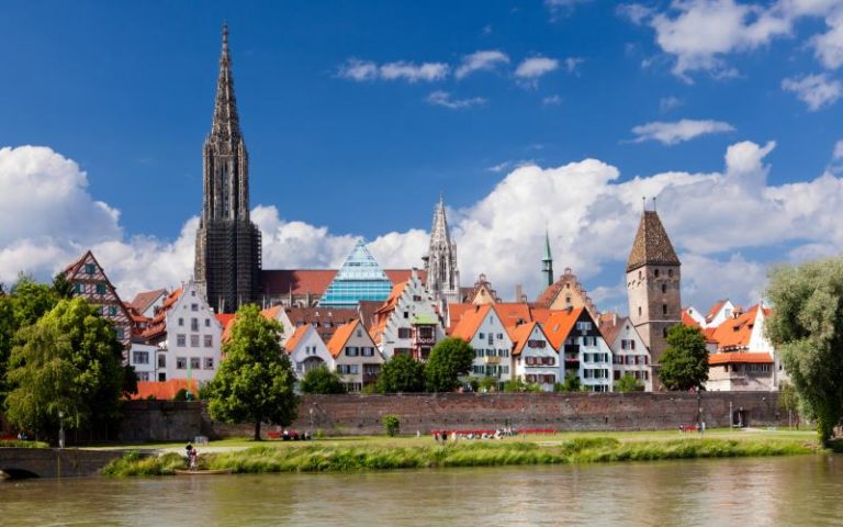 Blick auf Ulm und das Münster. - © arsdigital, Fotolia.de