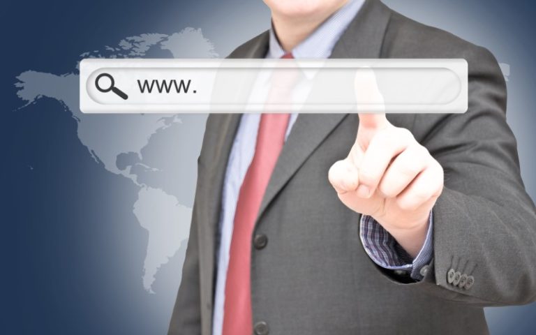 Unternehmen sollten heute leicht im Internet zu finden sein - © Marco2811,Fotolia.de