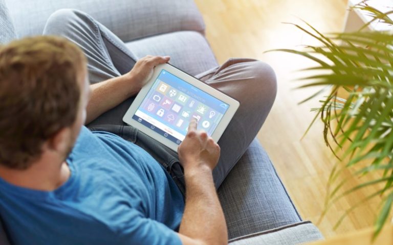 Mehrheit der Deutschen will das Zuhause intelligent vernetzen Mehrheit der Deutschen will das Zuhause intelligent vernetzen. - Bild: © AA+W, Fotolia.de