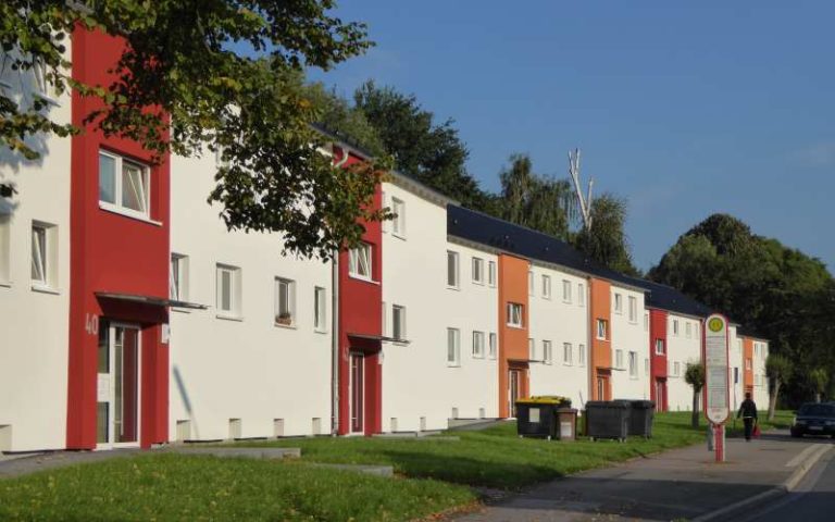 Vivawest erweitert Wohnungsbestand in Dortmund Modernisiertes Gebäude aus dem zugekauften Immobilienpaket in Dortmund-Alt-Scharnhorst. - © Foto: Vivawest