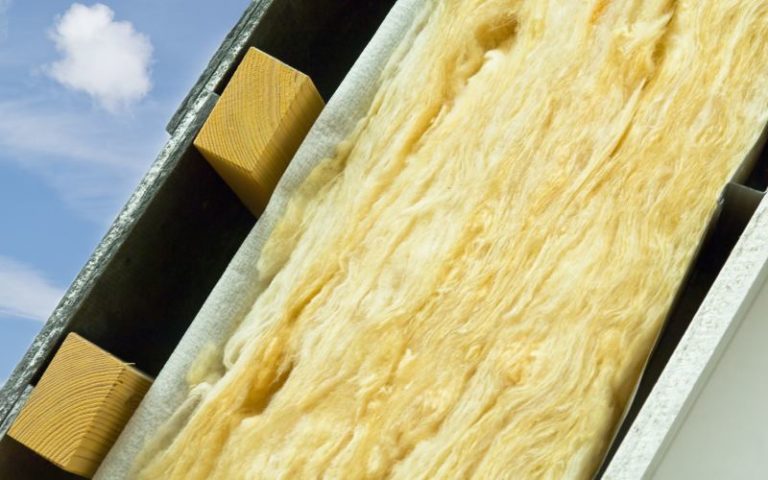 Dachdämmung und -aufstockung – Einblick in die Thematik Reichlich Potenzial im Oberstübchen. - Bild: © Alterfalter, Fotolia.de