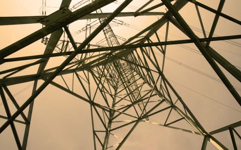 Zwischenbilanz: Die Energiewende stockt Die Energiewende in Deutschland ist nur teilweise auf dem richtigen Weg - das zeigt eine Zwischenbilanz des IW Köln. - Bild: © Marc Stephan, Fotolia.de