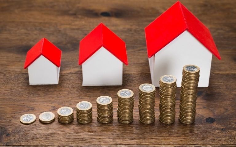 Wohnimmobilien als Investment sind in Deutschland ein begehrtes Gut – und umso höher werden sie gehandelt. - Bild: © Andrey Popov, Fotolia.de