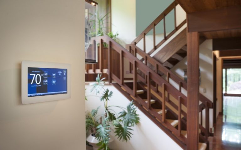 Smart Home- und AAL-Technologien: Studie unterstreicht Investitionsbereitschaft der Wohnungswirtschaft 40 Prozent der Befragten wollen bis 2017 Smart Home- oder AAL-Technologien in ihren Liegenschaften einsetzen. - Bild: © Christian Delbert, Fotolia.de