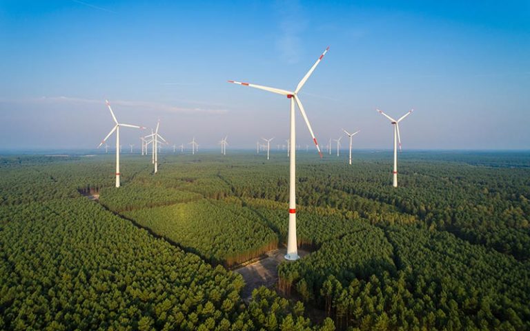 5 Jahre nach Fukushima: Weiterhin große Mehrheit für Energiewende Panorama eines Windparks. - Foto: TimSiegert-batcam.de, Fotolia.de