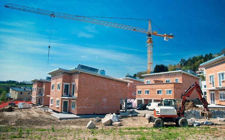 Report: Zwischen Baubedarf und Bautätigkeit klafft eine große Lücke Dass dringend mehr Wohnraum benötigt wird, ist schon lange bekannt - der Report des IW Köln nennt nun aber konkrete Zahlen zu den einzelnen Landkreisen.