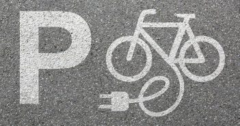 E-Bike auf Tiefgaragenstellplatz sorgt für Ärger bei den Parteien