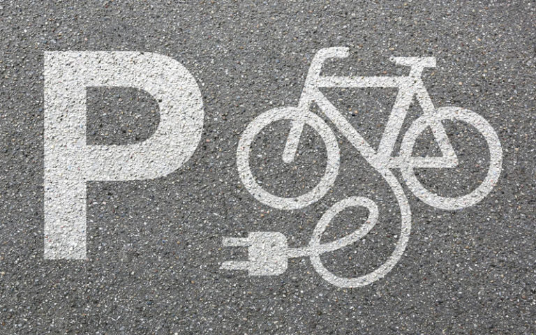 E-Bike auf Tiefgaragenstellplatz sorgt für Ärger bei den Parteien