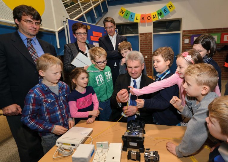 NRW: Land mit Lichtgeschwindigkeit