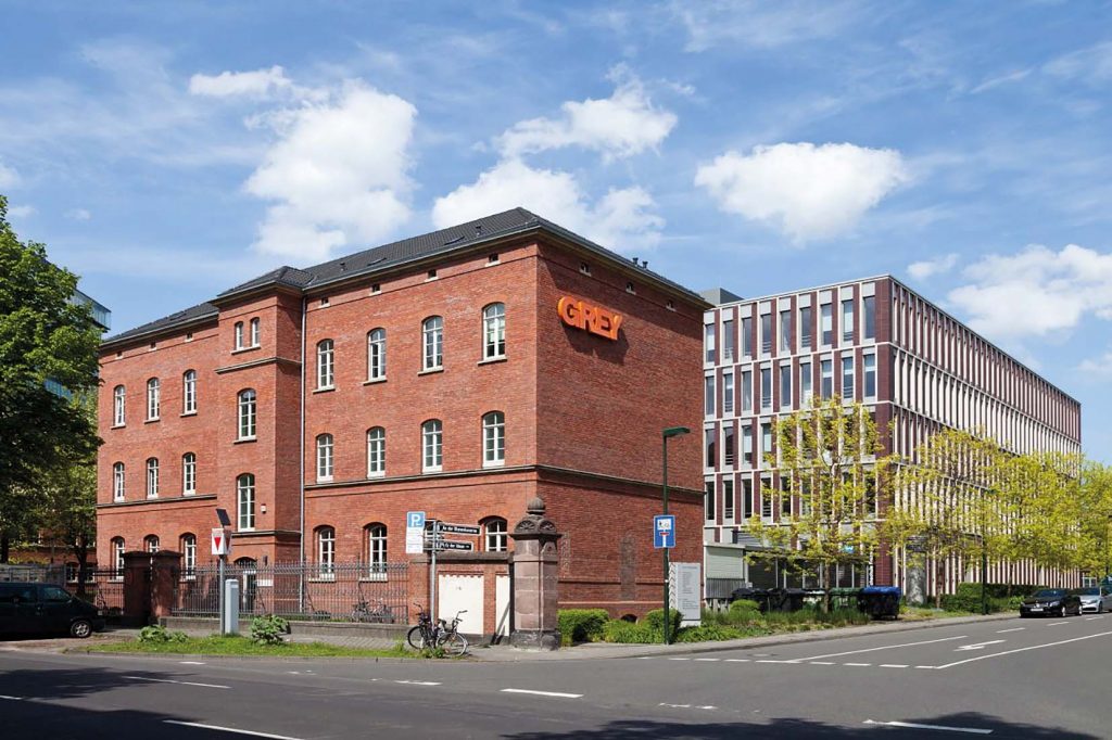 Patrizia freut sich über Ideenbotschaft