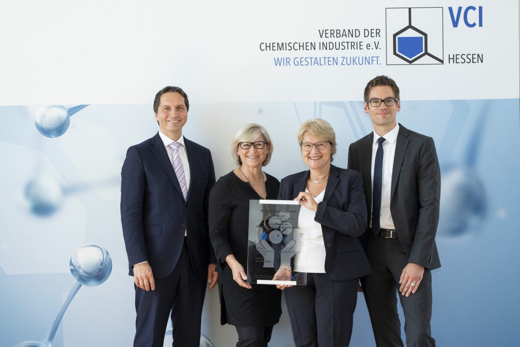 Nachhaltigkeit schwarz auf weiß: DAW gewinnt VCI-Preis