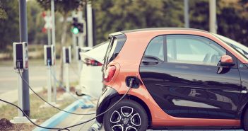 Mehr Ladesäulen erhöhen Nachfrage nach E-Autos