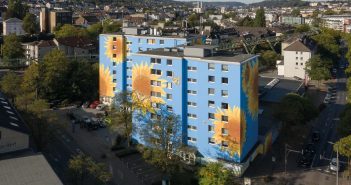 Blühende Fassade