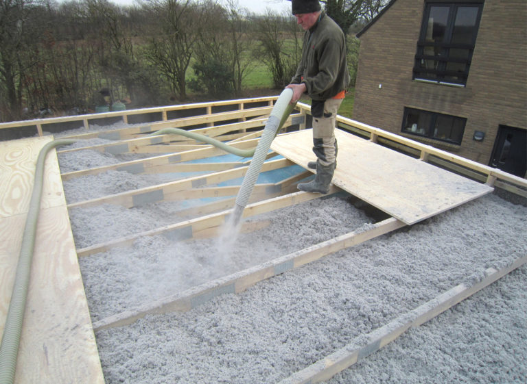 Cellulosedämmung als „schwer entflammbar“ eingestuft