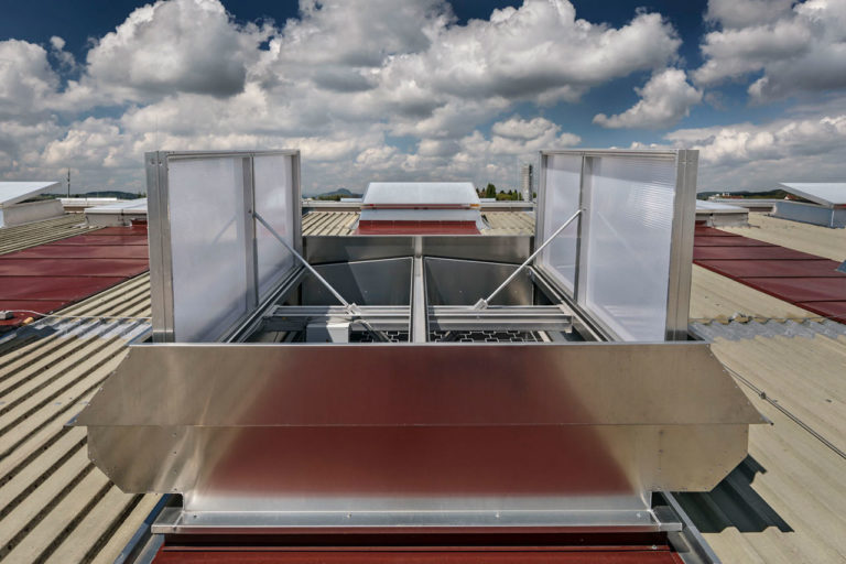 Sommer: Nachtauskühlung in der Halle nutzen