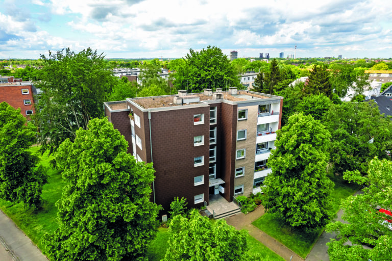 5-Geschosser aus den 60ern wird mit Hybridsystem auf Nachhaltigkeit getrimmt