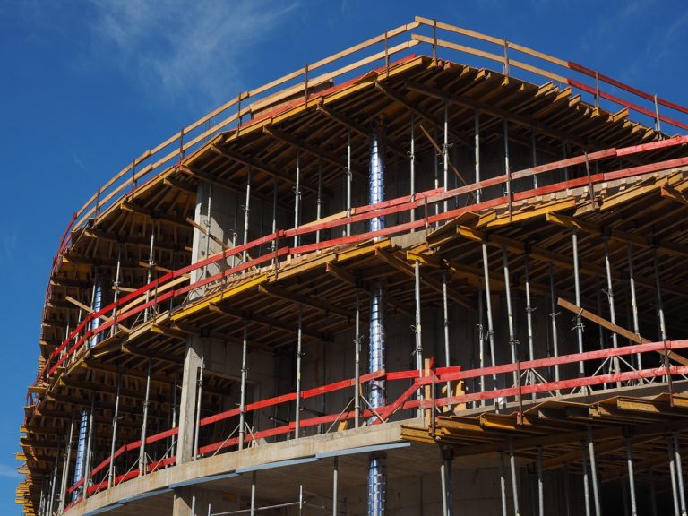 Desaströse Halbjahresbilanz im Wohnungsbau: Baugewerbe fordert entschiedene Reaktionen auf allen politischen Ebenen