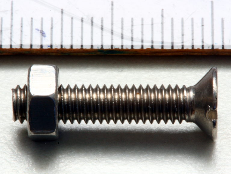 Muttern und Schrauben: Arten, Maße und Anwendungen