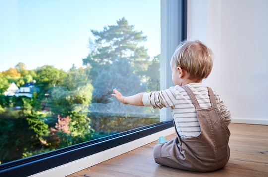 Fenster-Trends 2026: Bauhaus-Charme und smarte Funktionen