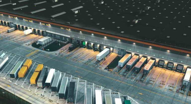 Steigende Betriebskosten, hohe ESG-Potenziale – BAUAKADEMIE veröffentlicht NEO Logistics Impact Report 2025/26