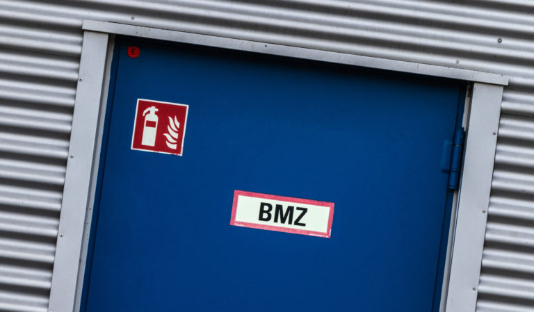 Brandmeldeanlagen: Neues Merkblatt zur normgerechten Alarmübertragung